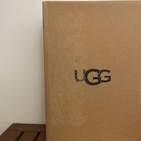 UGG Neumel II Graphic Boots Red Women Size 7 - Picture 14 of 15